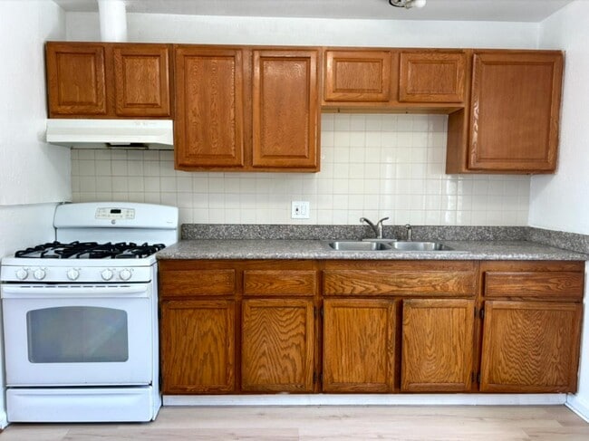 Building Photo - 9810 A St