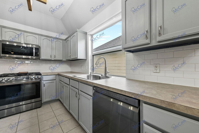 Building Photo - 9709 Hedge Bell Dr