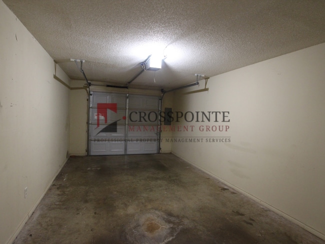 Building Photo - 2 Bedroom 2.5 Bath Townhome, Tyler TX!