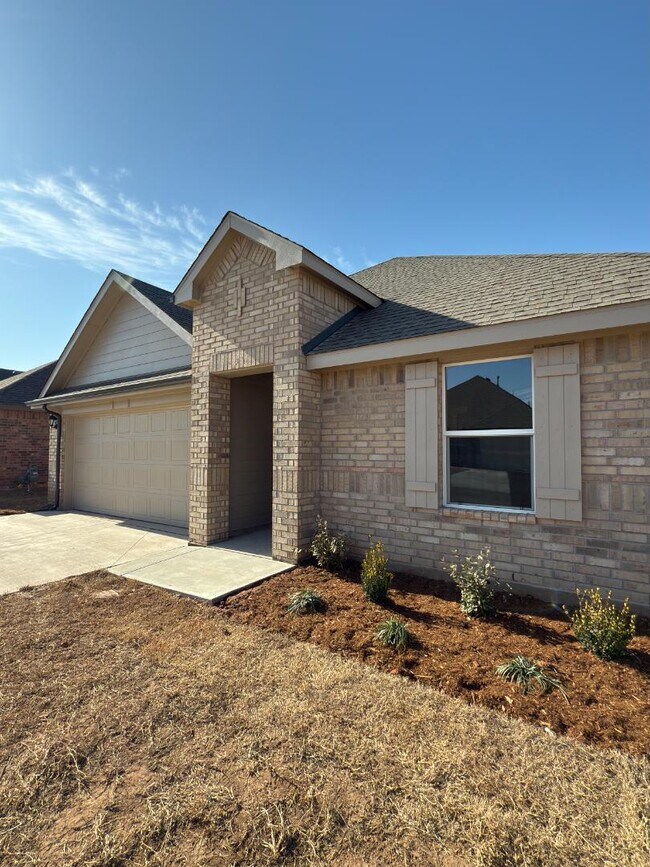 Building Photo - 2924 Firefly Dr