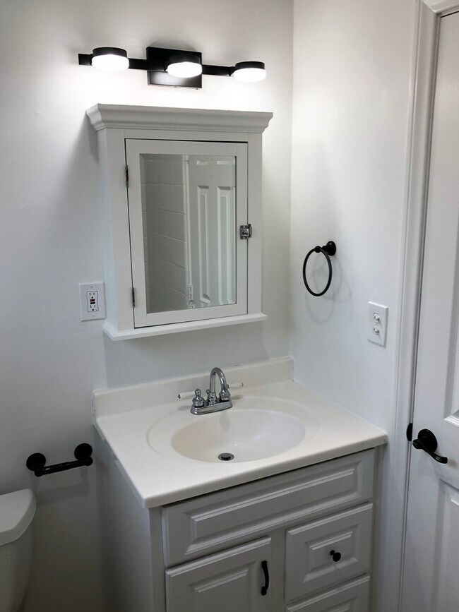 Building Photo - 3605 W Balboa Blvd