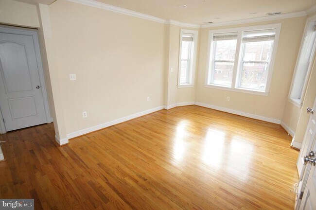 Building Photo - 1929 1st St NW