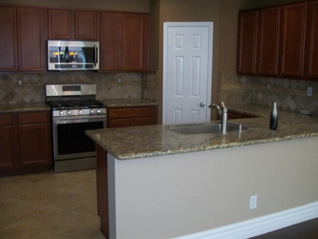 Building Photo - 38227 Lone Tree Ct