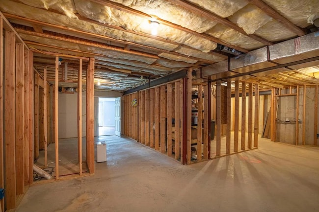 Building Photo - 4 Bedroom House For Rent