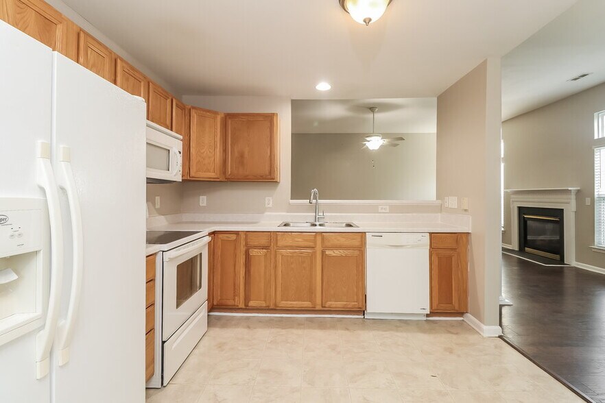 Building Photo - 11931 Creek Turn Dr