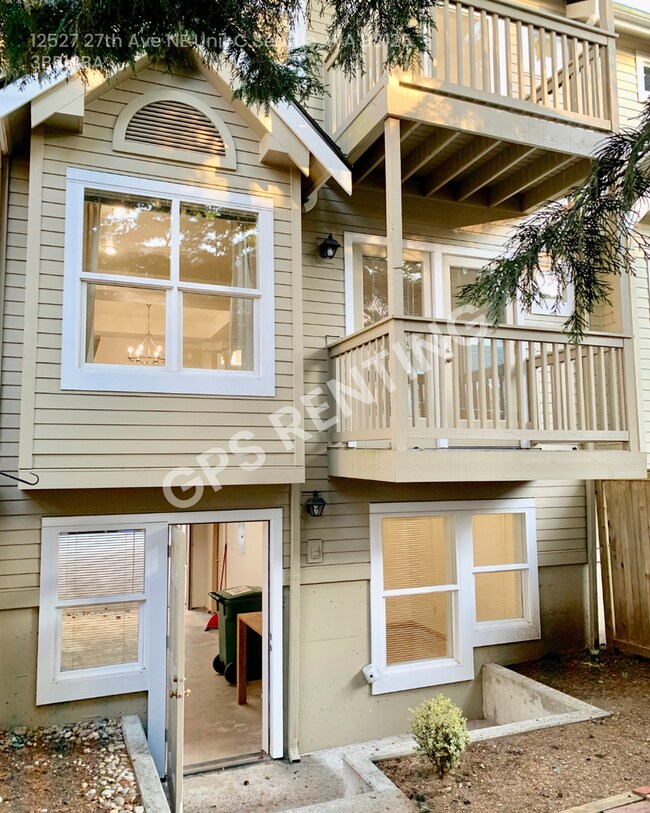 Building Photo - 12527 27th Ave NE