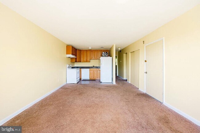 Building Photo - 330 Hermitage St
