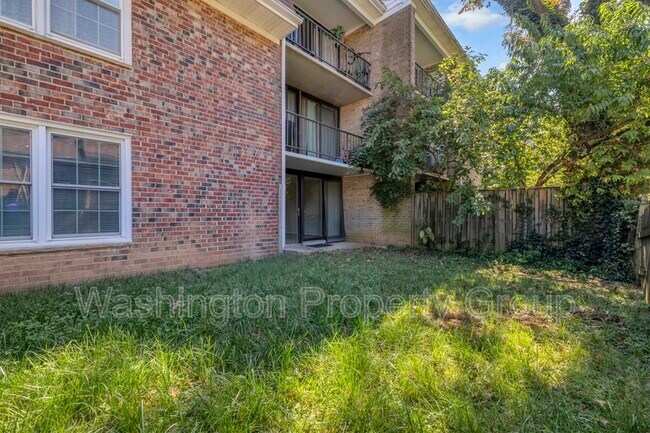 Building Photo - 736 Quince Orchard Blvd