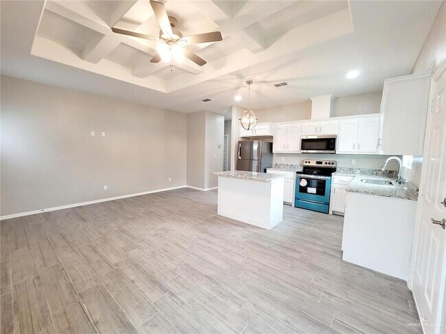 Building Photo - 1719 Davenport St