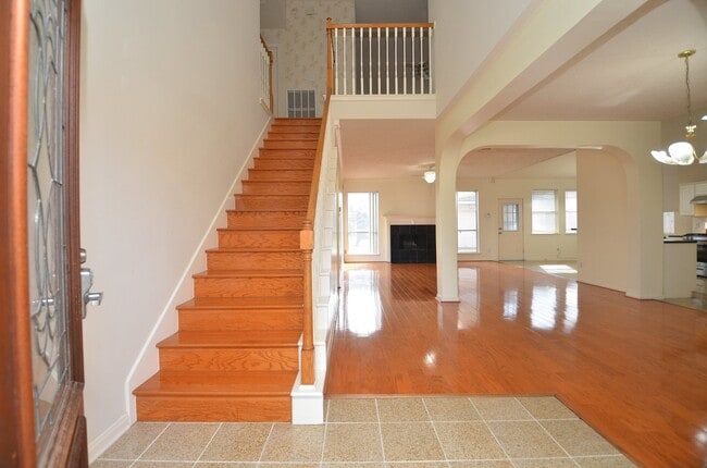 Building Photo - 8815 Barron Wood Cir E