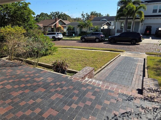 Building Photo - 775 20th Ave N