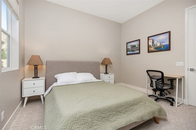 Building Photo - 227 Follyhatch