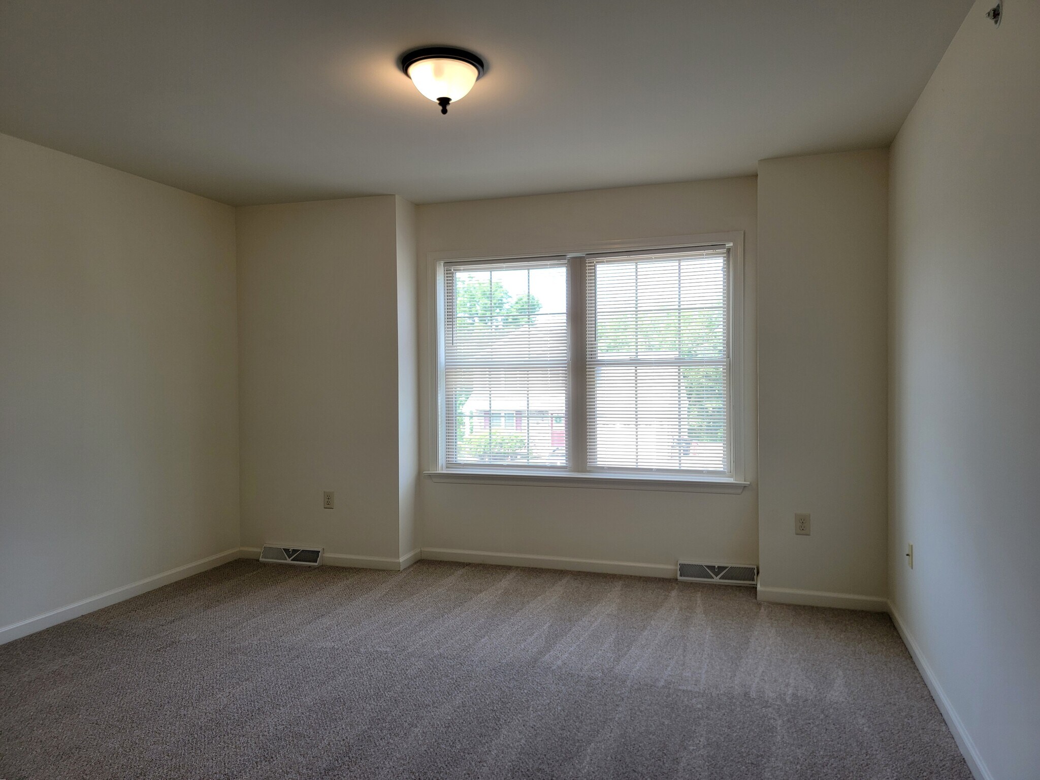 Building Photo - 74 Gable Dr