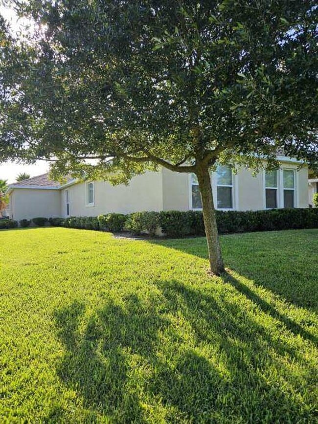 Building Photo - BEAUTIFUL 4 BEDROOM 3 BATH HOME IN THE BEA...