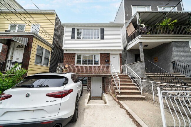 Building Photo - 347 New York Ave