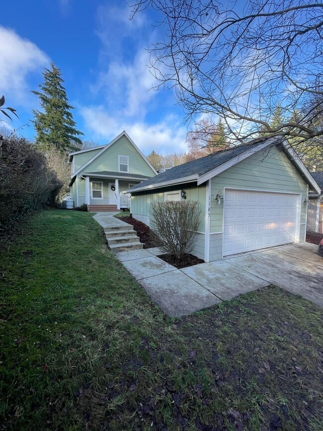 Building Photo - Craftsman Style 3 Bed/2 Bath Home - Bremerton