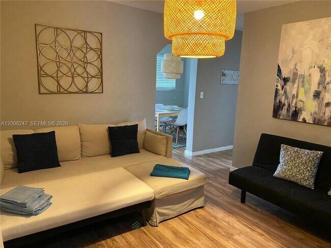 Building Photo - 375 SW 19th Ave