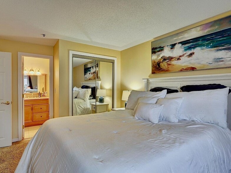 Building Photo - 493 Ocean Blvd