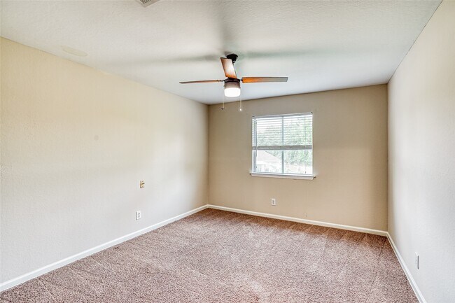 Building Photo - 9410 Stoneridge Canyon Ln
