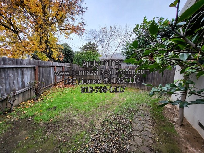 Building Photo - 1319 Palomar Cir