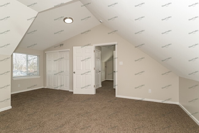 Building Photo - 1121 Trampe Ave