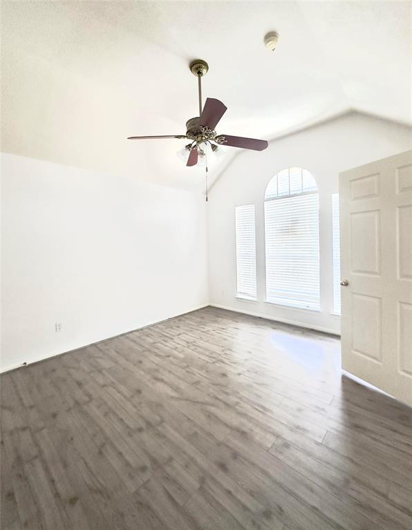 Building Photo - 10511 N Shadowdale Dr