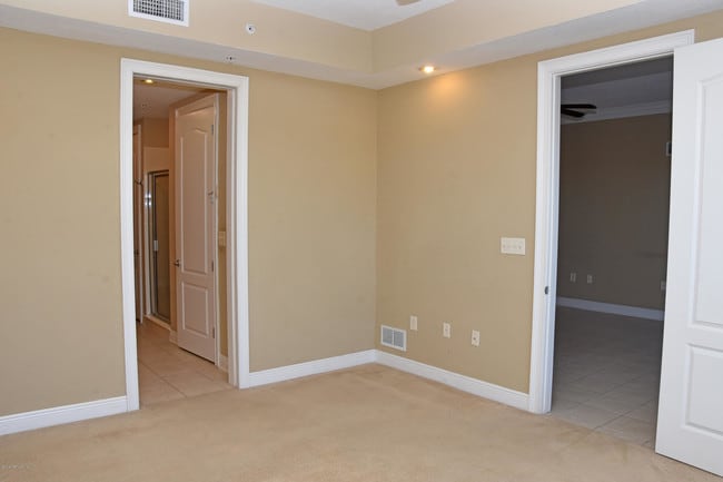 Building Photo - 4300 S Beach Pkwy