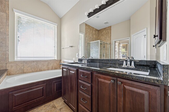 Building Photo - 4930 Ginger Bluff Trail