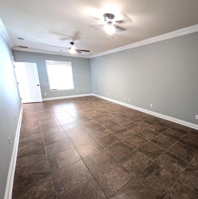 Building Photo - 116 Alder Ave SE