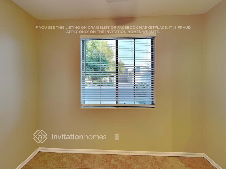 Building Photo - 14541 W Maui Ln