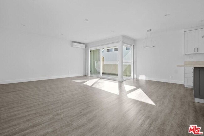 Building Photo - 848 18th St