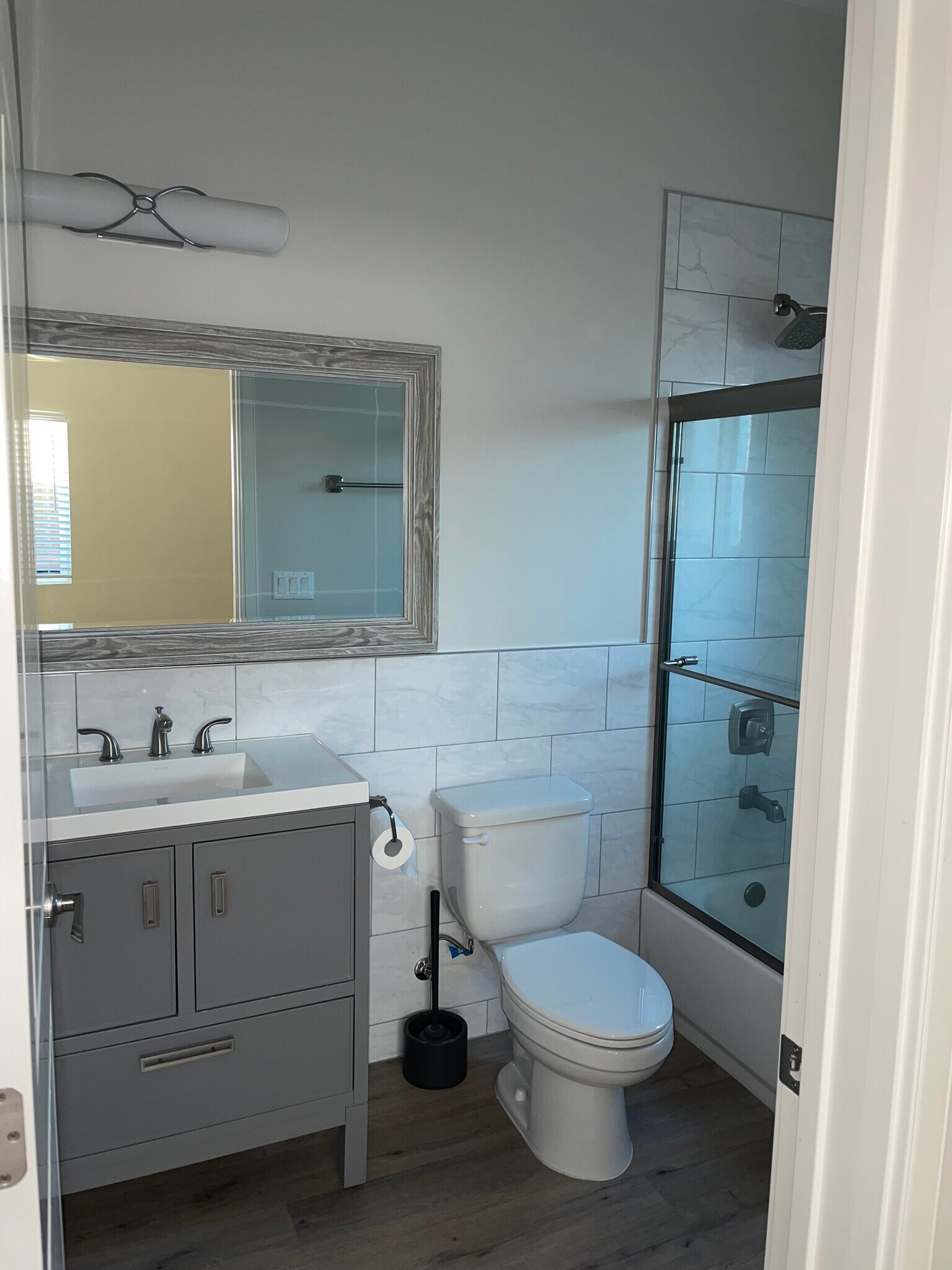 Master bathroom - 6227 Atoll Ave