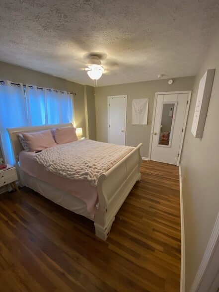 Building Photo - 620 Junction St