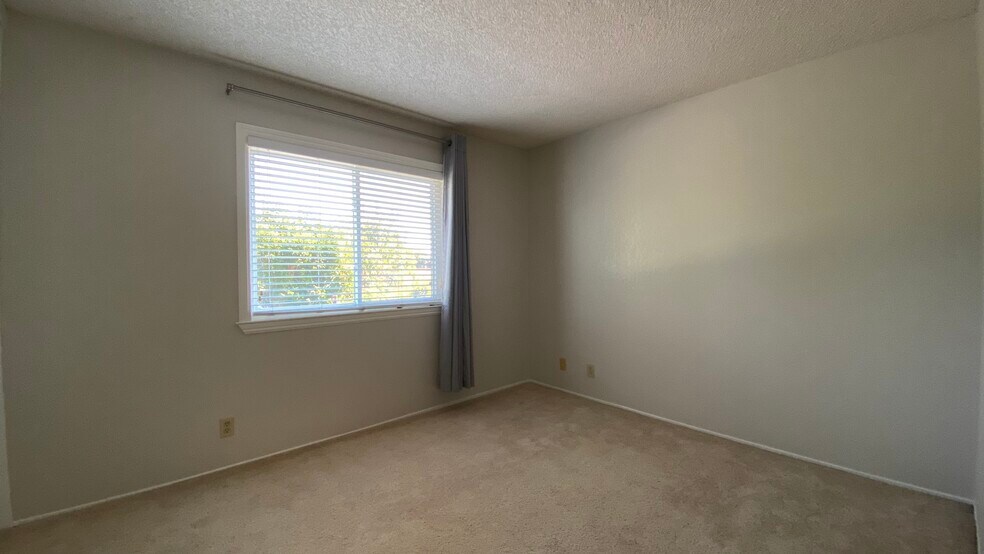 Building Photo - 4816 Rocklin Dr