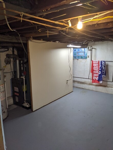 Building Photo - 24 Davis Ave