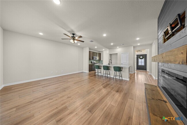 Building Photo - 1821 Holleman Dr