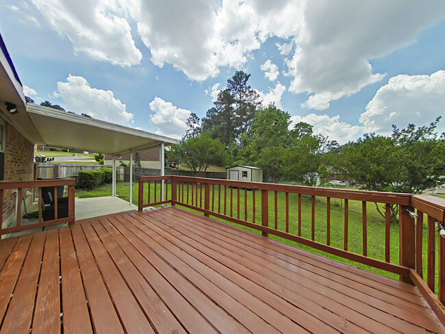 Building Photo - 3501 Snowden Dr