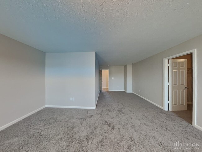 Building Photo - 2840 Beethoven Ave