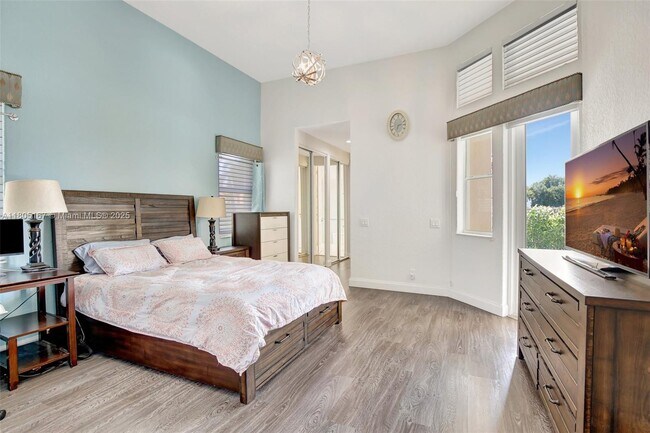 Building Photo - 2651 Oakmont Dr