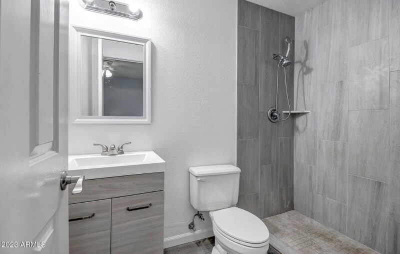 Building Photo - 2413 W Yuma St