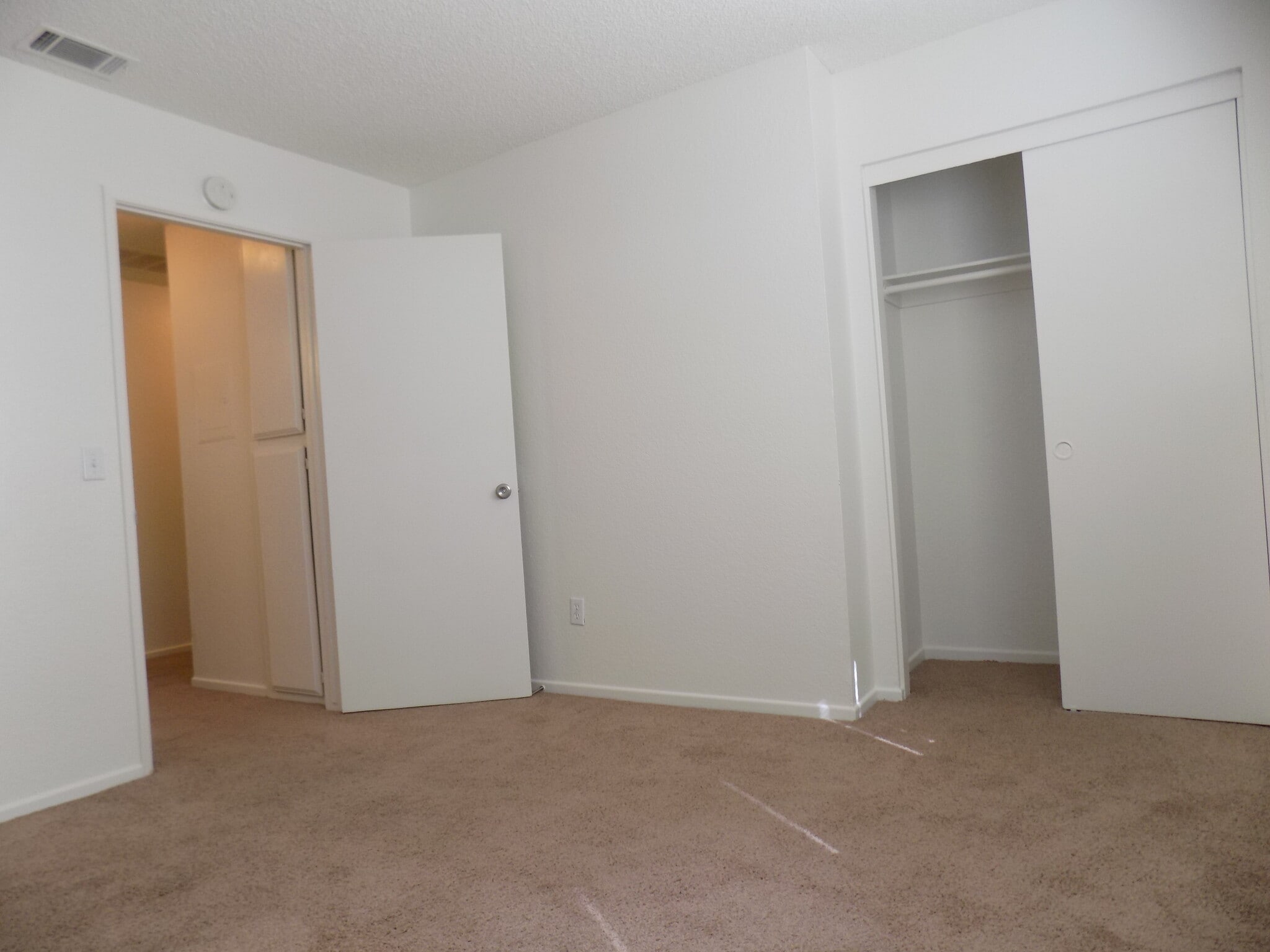 Building Photo - 16428 Orange St