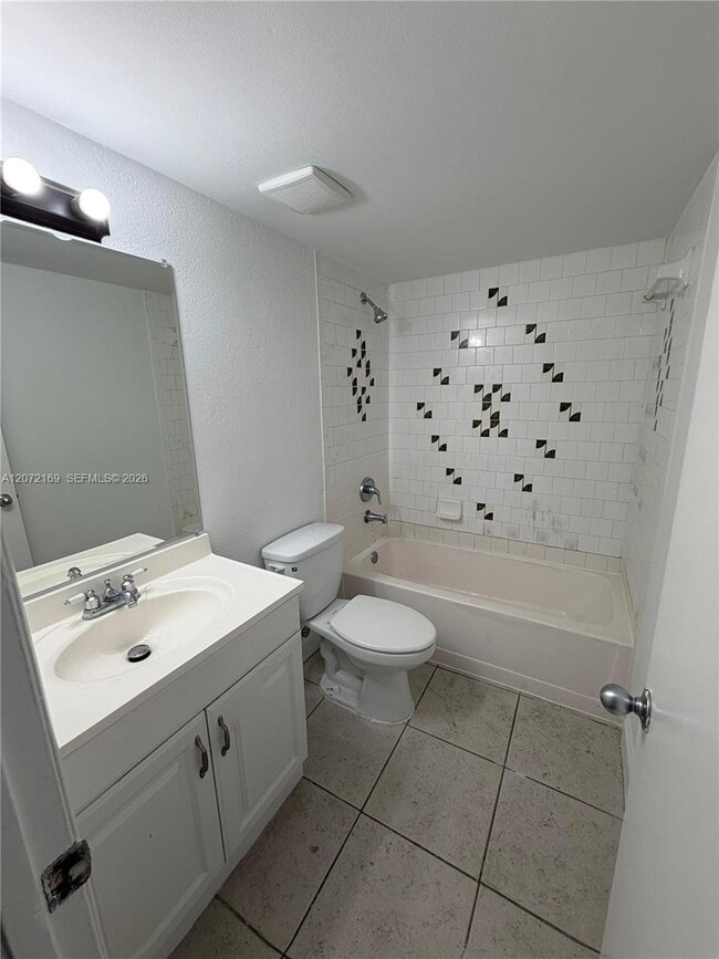 Building Photo - 11101 Royal Palm Blvd