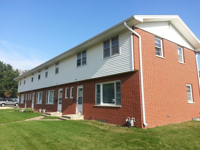 Building Photo - 1207 Royal Dr