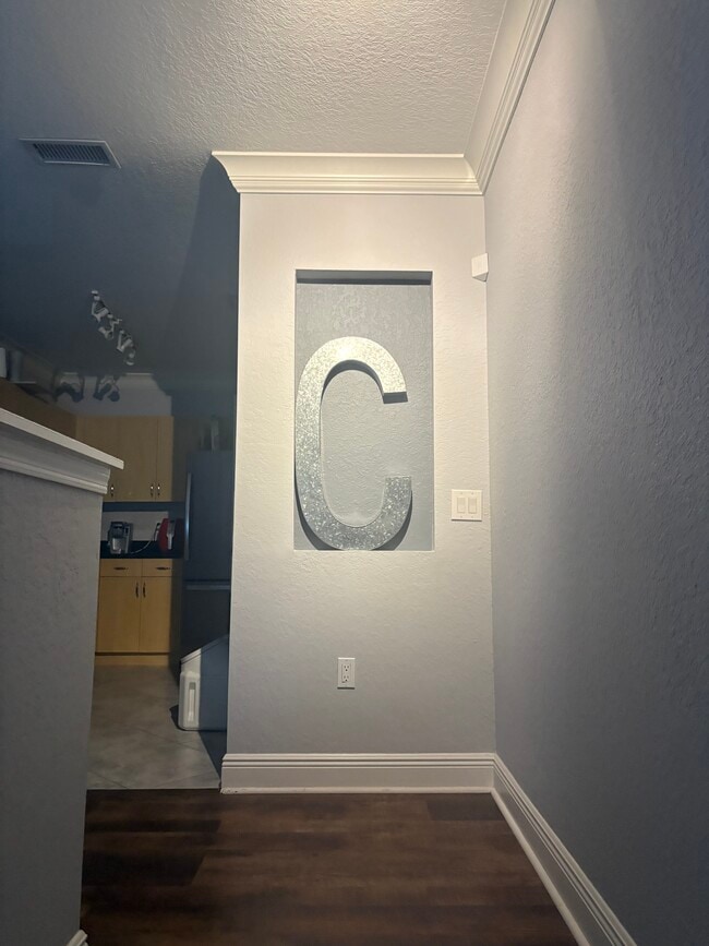 Building Photo - 404 Belmont Pl