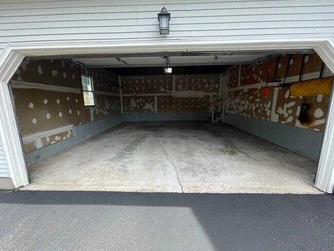 Building Photo - 27 St James Pl