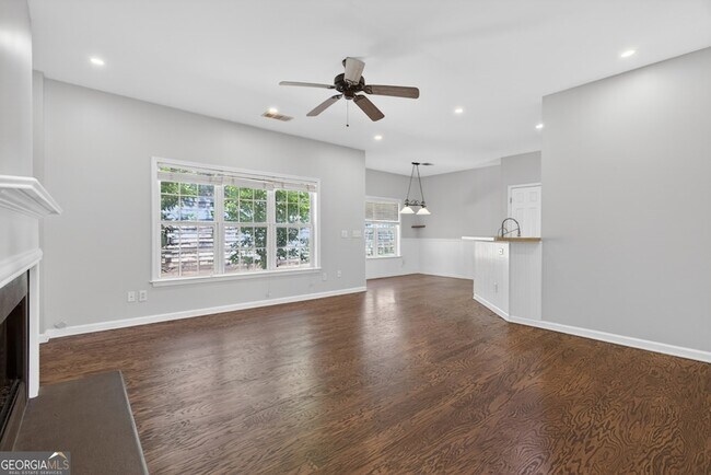 Building Photo - 28 Stonehenge Ct