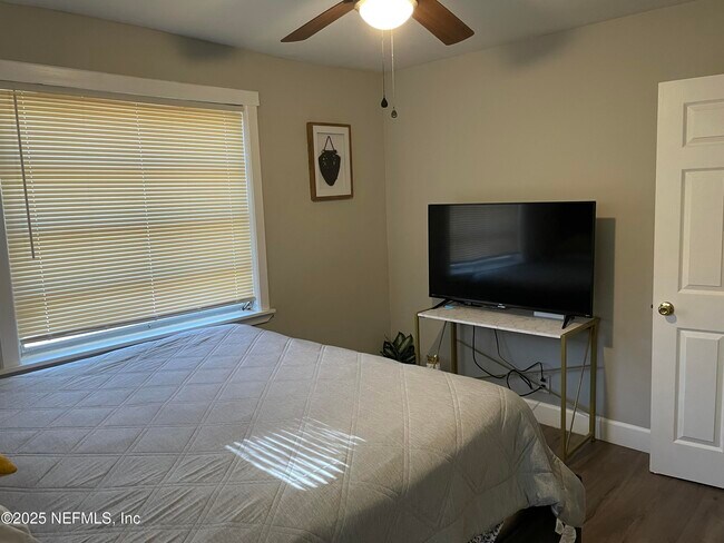 Building Photo - 2619 Bywood Rd