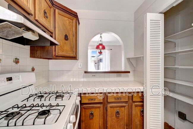 Building Photo - 8451 La Mesa Blvd