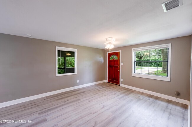 Building Photo - 7832 Newton Rd