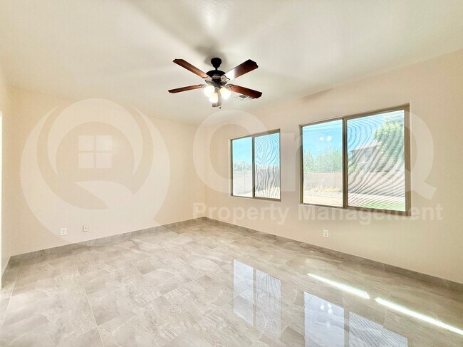 Building Photo - 10631 E Sunflower Ln
